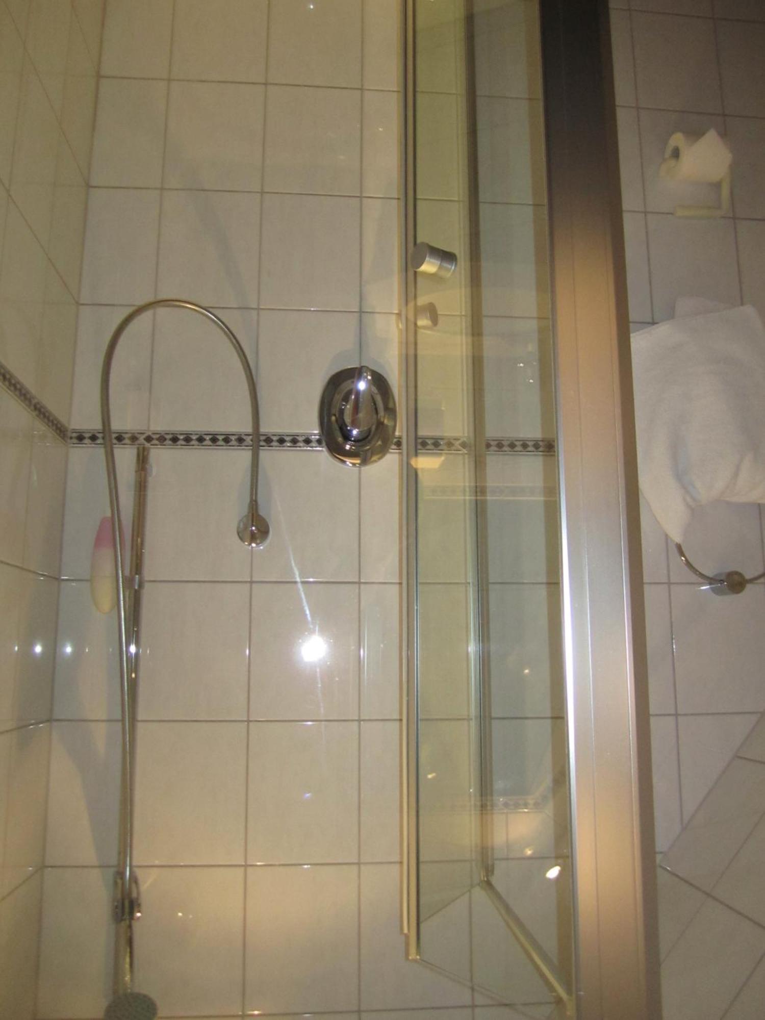 Der Patrizierhof - Weingut Gasthof Hotel - Familie Grebner Grosslangheim Kamer foto